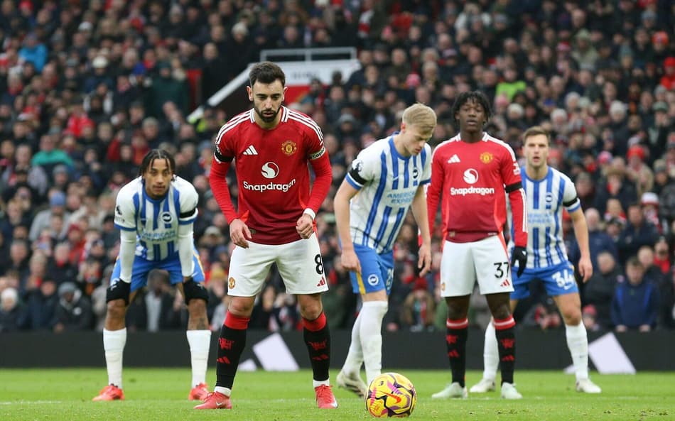 Manchester, UK. 19th Jan, 2025. Manchester United midfielder Bruno Fernandes (8) penalty kick during the Manchester United FC v Brighton and Hove Albion FC English Premier League match at Old Trafford, Manchester, England, United Kingdom on 19 January 202