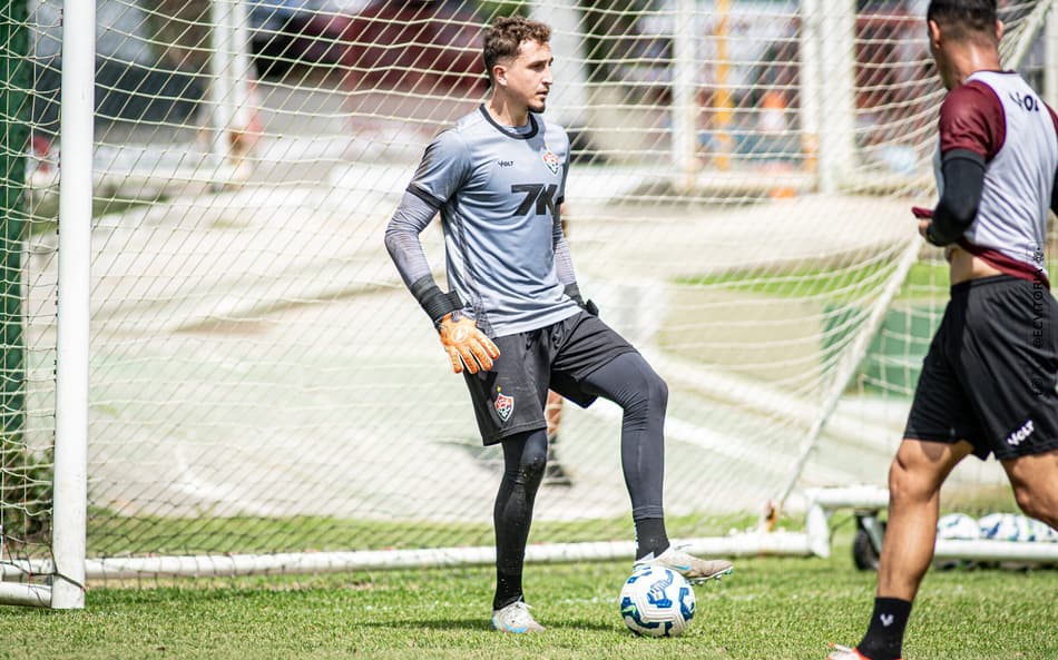 Thiago Couto em treino do Vitória no Barradão (Foto: Victor Ferreira / EC Vitória)