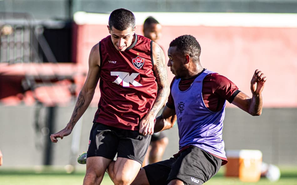 Dudu treina pelo Vitória (Foto: Victor Ferreira / EC Vitória)