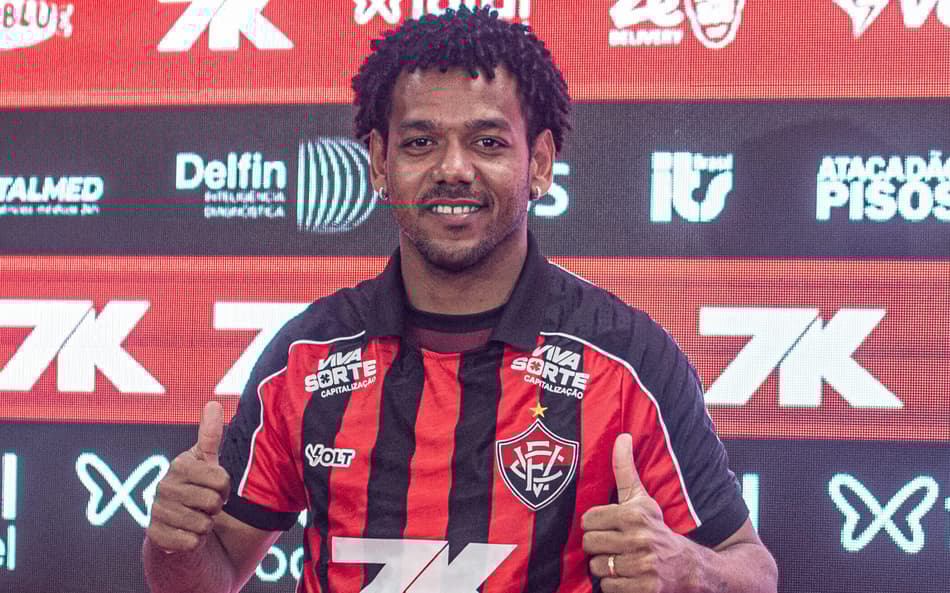 Romarinho é apresentado oficialmente no Vitória (Foto: Victor Ferreira / EC Vitória)