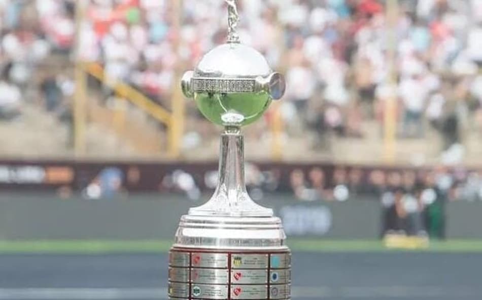 Troféu da Conmebol Libertadores (Foto: Divulgação/Flamengo)