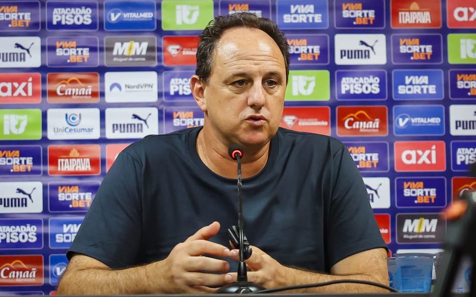 Rogério Ceni em entrevista coletiva depois do jogo contra o Sport (Foto: Letícia Martins/ EC Bahia)