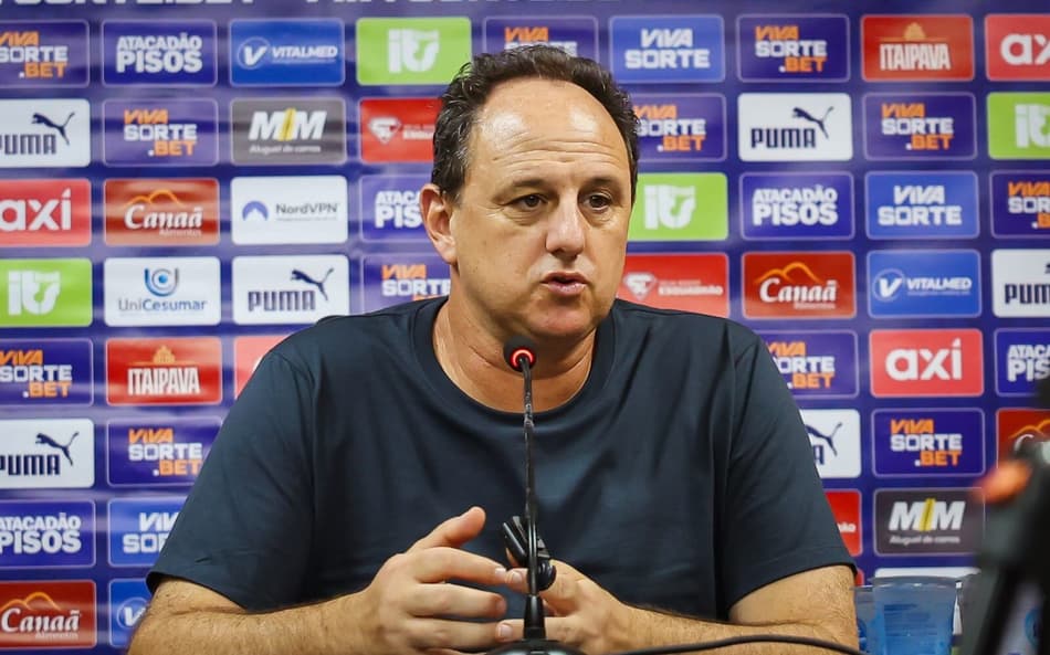 Rogério Ceni em entrevista coletiva depois do jogo contra o Sport (Foto: Letícia Martins/ EC Bahia)
