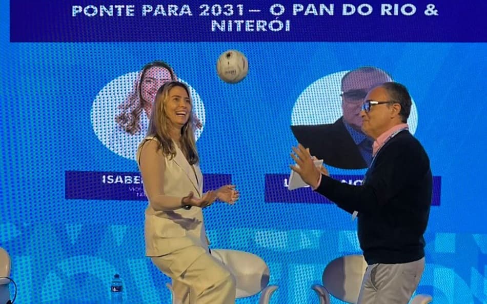 Isabel Swan e Lauter Nogueira no palco Lance! (Foto: Gustavo Loio/Lance!)