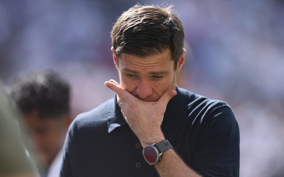 Xabi Alonso reage durante dura derrota do Real Madrid para o PSG no Mundial de Clubes