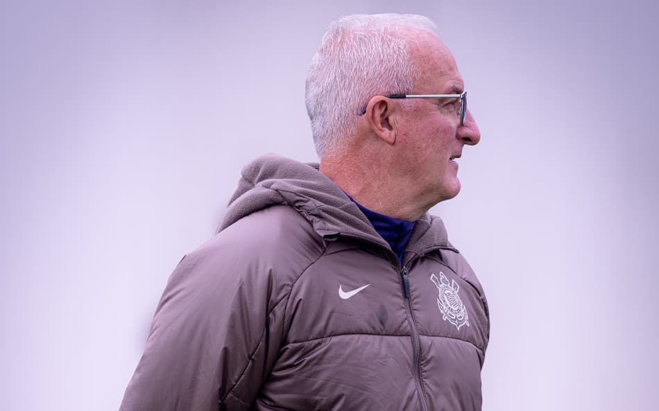 Dorival precisou mudar a equipe do Corinthians (Foto: Rodrigo Coca/Agência Corinthians)