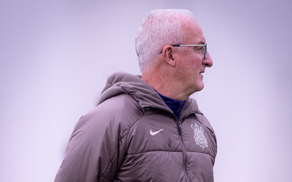 Dorival precisou mudar a equipe do Corinthians (Foto: Rodrigo Coca/Agência Corinthians)