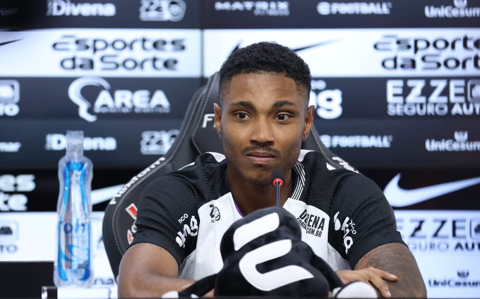 Vitinho falou sobre parceria com Memphis