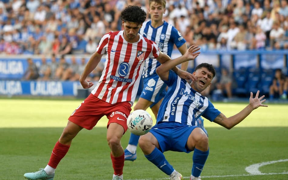 Alavés de Coudet segura empate e afunda Atlético de Madrid na crise em La Liga