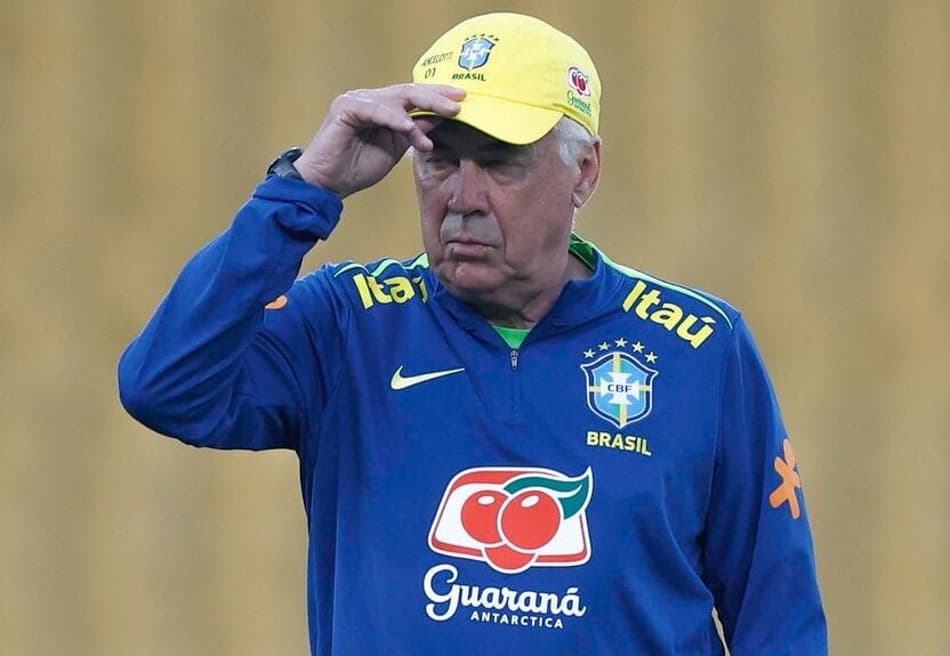 Carlo Ancelotti durante treino da Seleção Brasileira (Foto: Rafael Ribeiro/CBF)