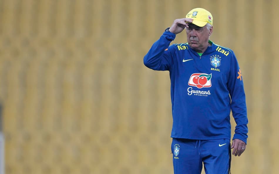 Carlo Ancelotti durante treino da Seleção Brasileira (Foto: Rafael Ribeiro/CBF)