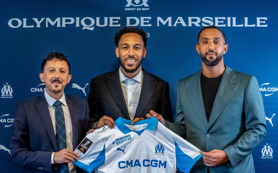 Aubameyang apresentado no Olympíque de Marselha (Foto: Reprodução/OM)