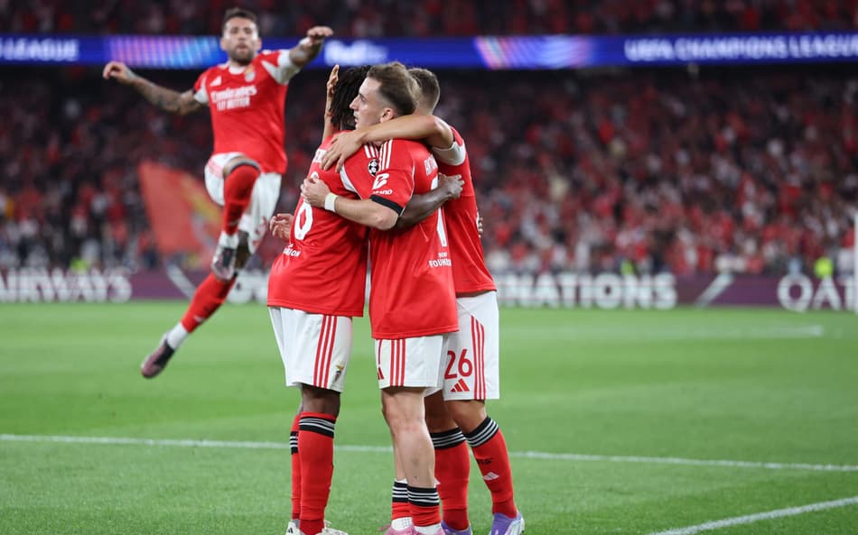 O Benfica eliminou o Fenerbahçe da Champions League (Foto: PATRICIA DE MELO MOREIRA / AFP)