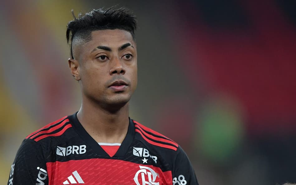Bruno Henrique, em ação pelo Flamengo contra o Corinthians, no Maracanã, pela ida das semifinais da Copa do Brasil 2024 (Foto: Thiago Ribeiro/AGIF)
