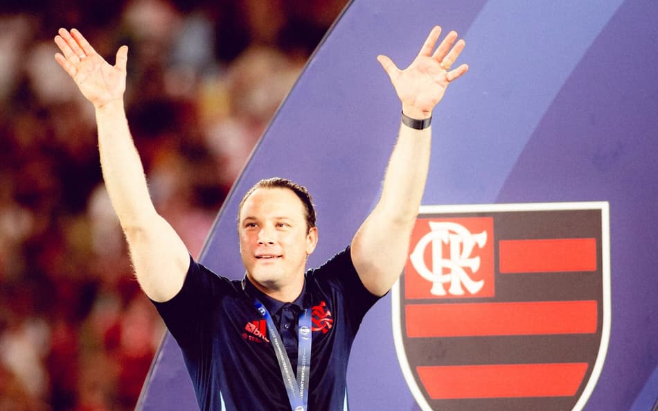 Técnico do Flamengo Sub-20 exalta a força da base após título mundial. (Foto: Adriano Fontes/Flamengo)
