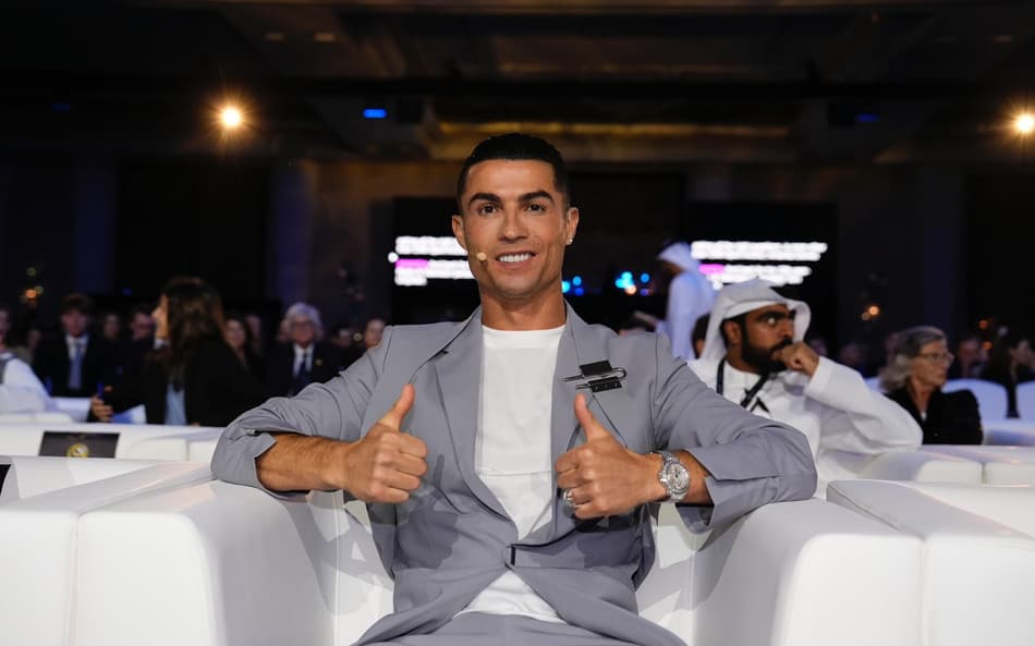 cristiano ronaldo globe soccer awards