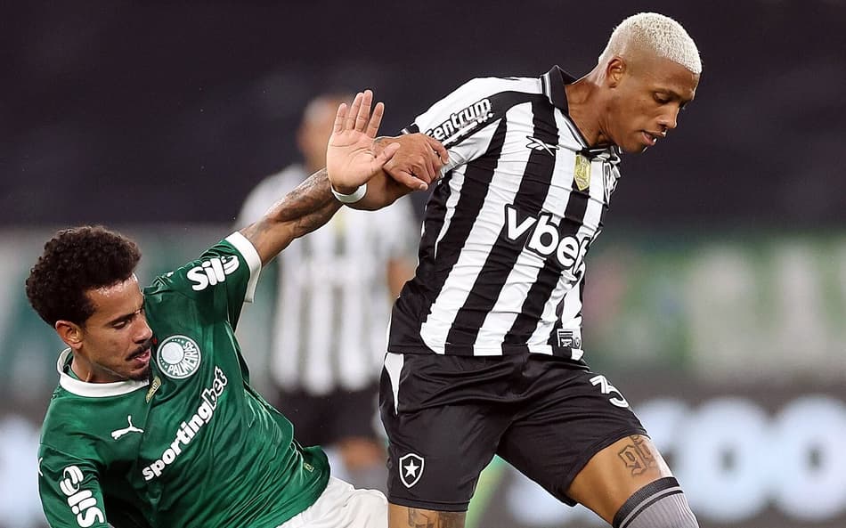 Agora no Botafogo, Danilo enfrentou o ex-time pela primeira vez