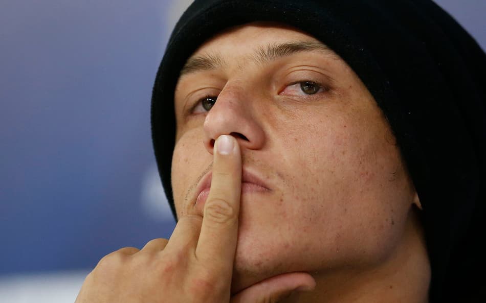 ATENCAO EDITORES! FOTOS EMBARGADAS PARA VEêCULOS DE FORA DO BRASIL - David Luiz durante coletiva da Selecao Brasileira na Granja Comary.