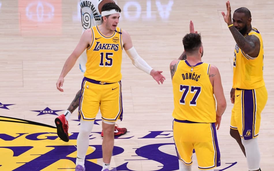 Minnesota Timberwolves v Los Angeles Lakers