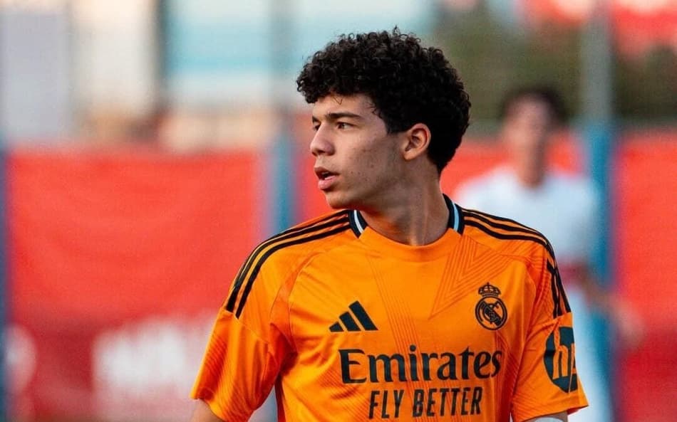 Enzo Alves, filho de Marcelo de 15 anos, atua como atacante nas categorias de base do Real Madrid (Foto: Reprodução / Instagram)