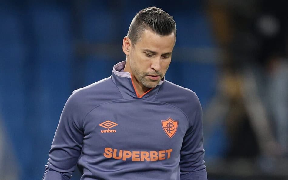 Fábio no aquecimento para o jogo do Fluminense contra o América de Cali