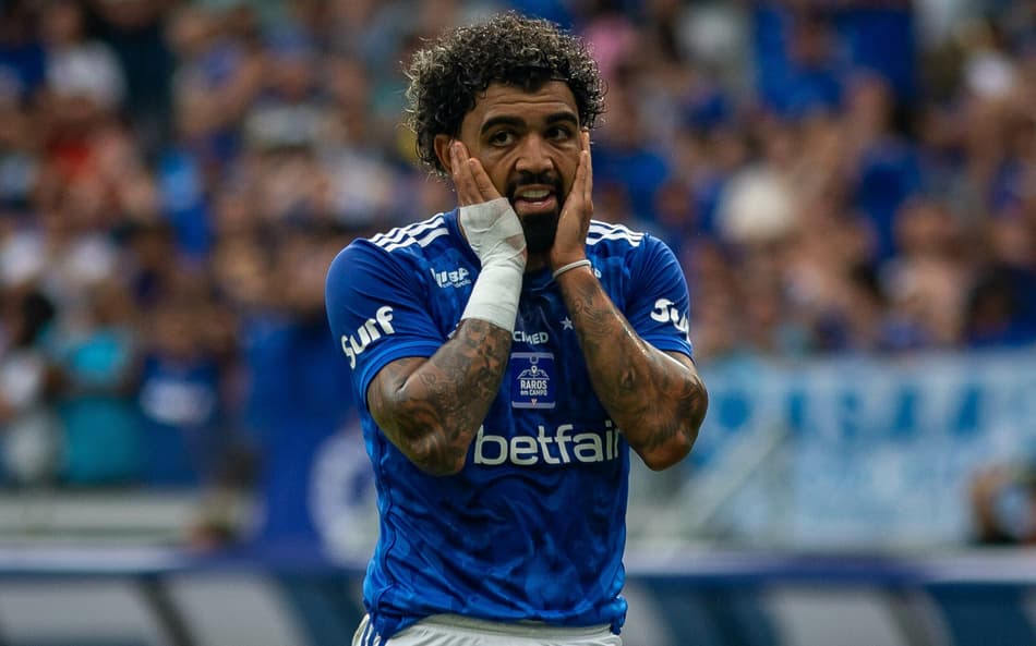 Gabigol no clássico entre Cruzeiro e Atlético-MG no Mineirão