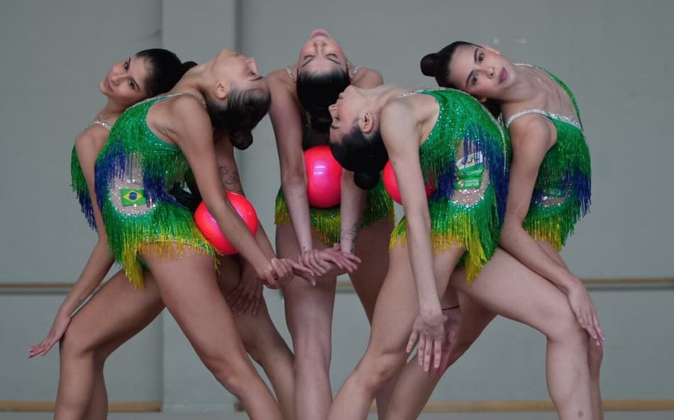 Equipe brasileira de Ginástica Artística na Bulgária (Foto: Divulgação / CBG)