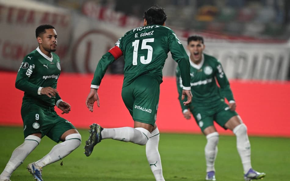 Gustavo Gómez comemora seu gol no jogo do Palmeiras contra o Universitário, em Lima, pela Libertadores