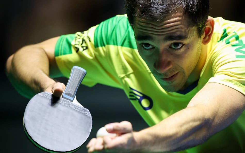 Detalhe do saque de Hugo Calderano na vitória nas oitavas de final em Foz (Foto: Abelardo Mendes Jr/ CalderanoTM)