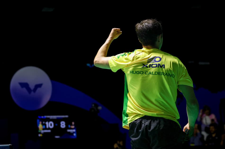 Hugo Calderano celebra a segunda vitória em dois jogos de simples no WTT de Foz do Iguaçu (Foto: Abelardo Mendes Jr/ CalderanoTM)
