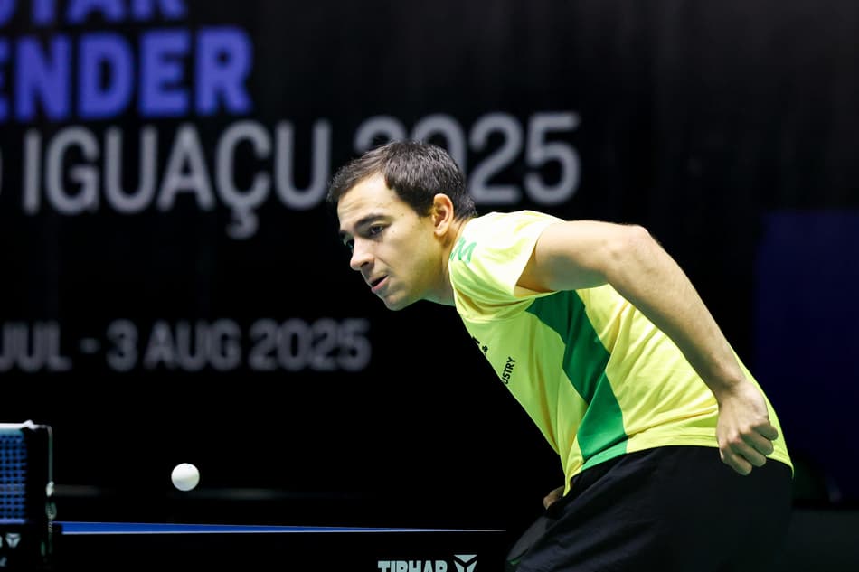 Hugo Calderano na vitória na estreia do individual do WTT Star Contender de Foz do Iguaçu (Foto: Abelardo Mendes Jr/ CalderanoTM)