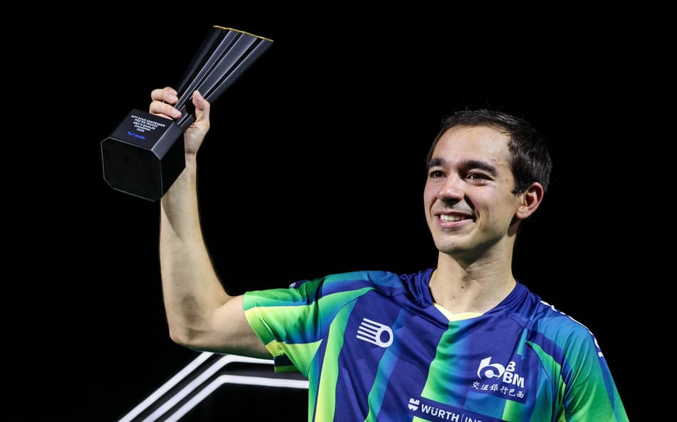 Hugo Calderano e seu décimo troféu de simples da carreira, conqusitado em Foz do Iguaçu (Foto: Abelardo Mendes Jr/ CalderanoTM)