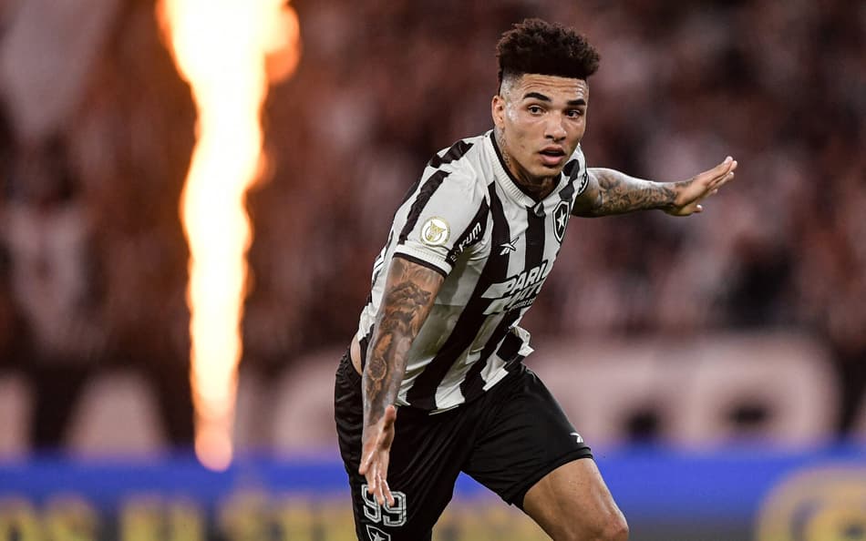 Igor Jesus deixará o Botafogo para defender o Nottingham Forest (Foto: Thiago Ribeiro/AGIF)