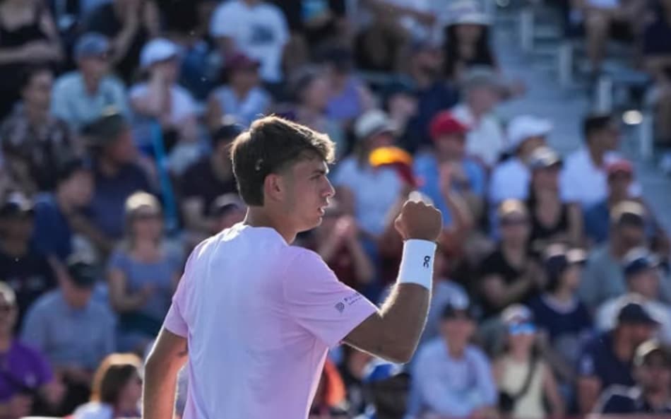 O italiano Flavio Cobolli avança às oitavas de Toronto (Reprodução)