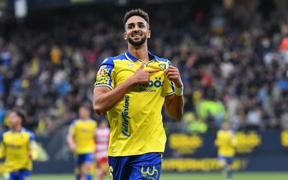 Chris Ramos tem negociações avançadas com o Botafogo (Foto: Divulgação/Cádiz)