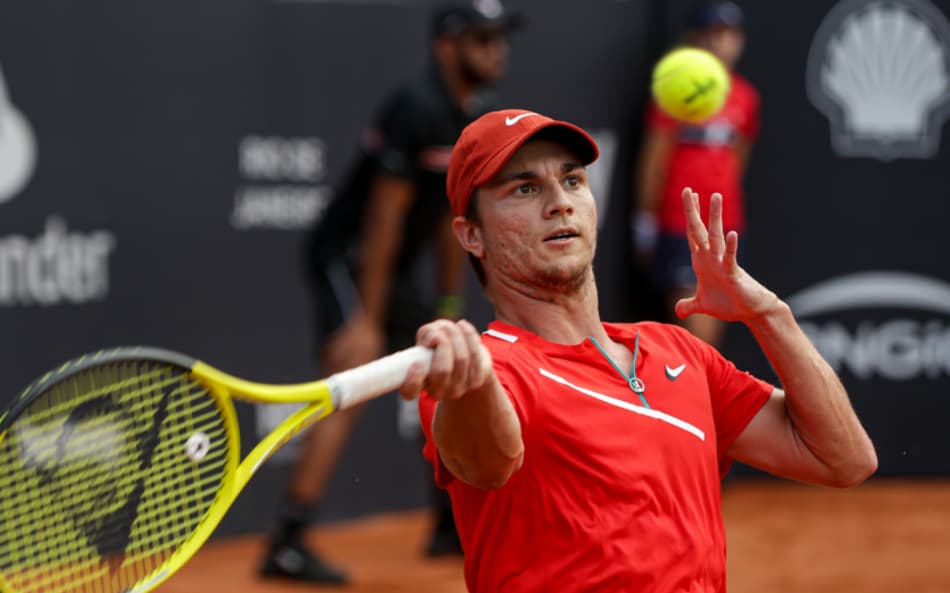O sérvio Miomir Kecmanovic no Rio Open de 2022 (Divulgação/Fotojump)