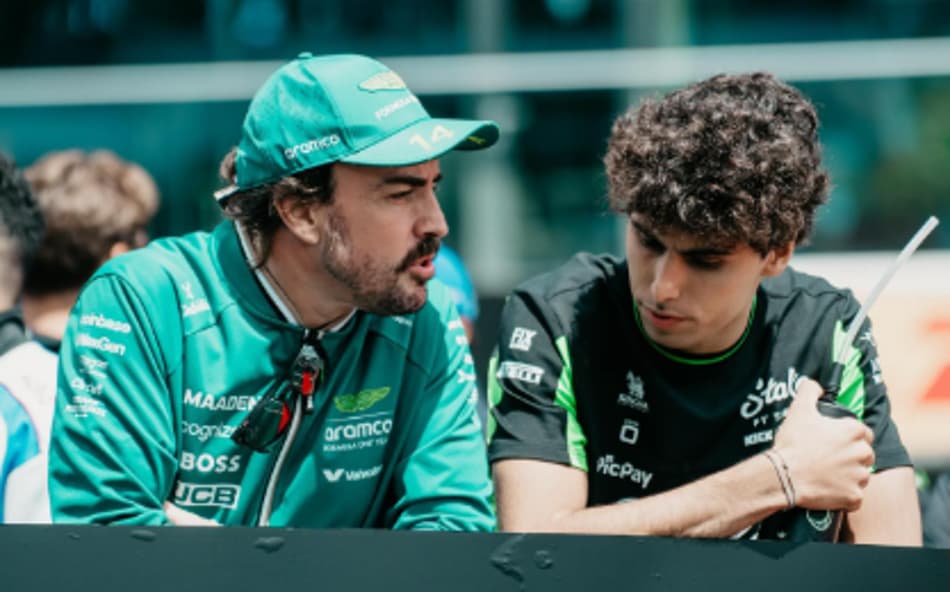 Fernando Alonso (e) e Gabriel Bortoleto (Reprodução)