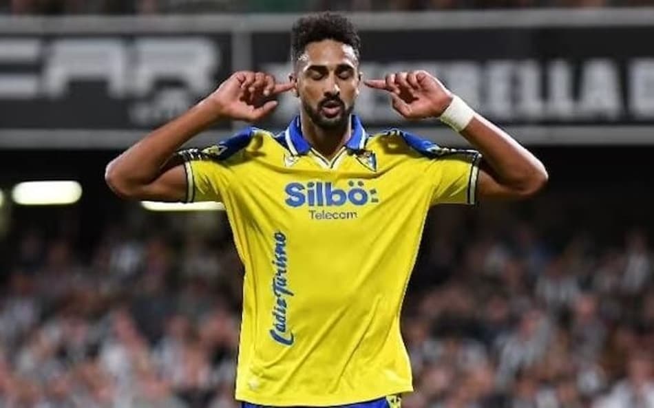 Chris Ramos, do Cádiz, entrou na mira do Botafogo (Foto: Divulgação/Cádiz)