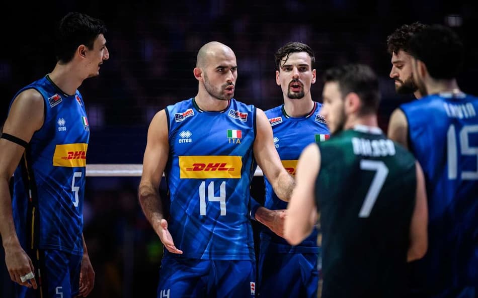 Itália e Polônia se enfrentaram pela final da VNL (Foto: Divulgação/Volleyball World)