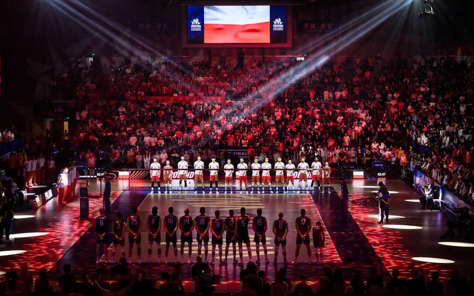 Itália e Polônia se enfrentam pela final da VNL (Foto: Divulgação/Volleyball World)