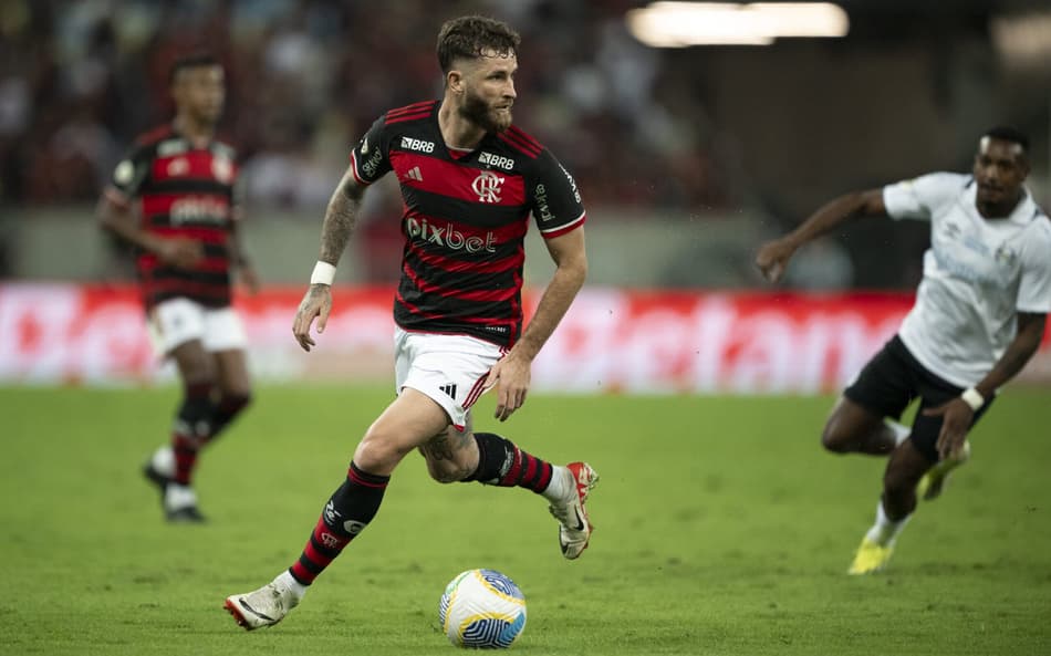 Flamengo e Grêmio duelam pelo Brasileirão (Foto: Jorge Rodrigues/AGIF)