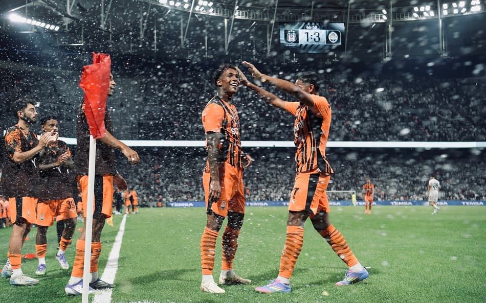 Kevin comemora gol marcado na Europa League (Foto: Reprodução/Kevin)