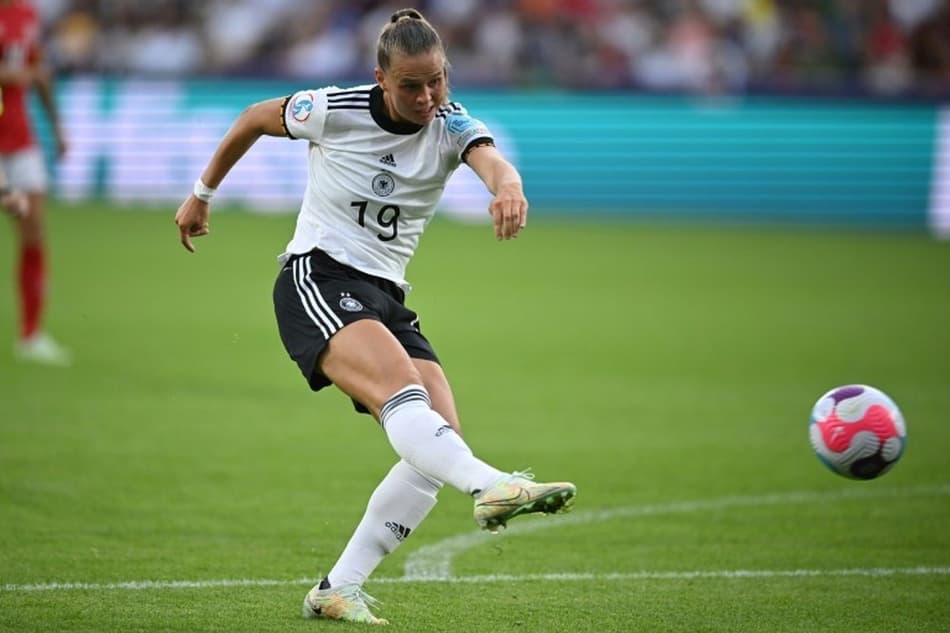 Klara Bühl - Alemanha