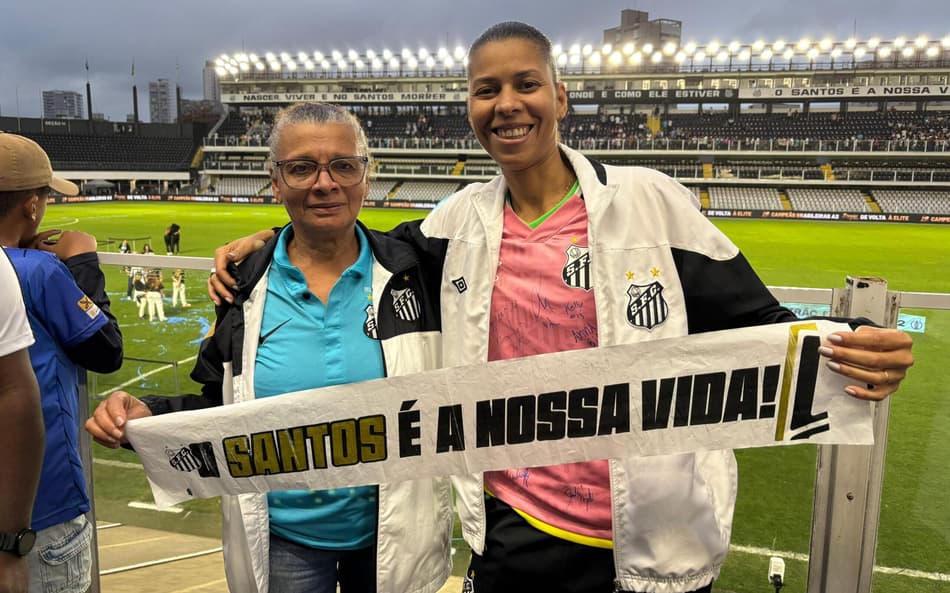 Mãe e filha viram o Santos ser campeão da Série A2 Feminina. (Foto: Giselly Corrêa/Lance!)