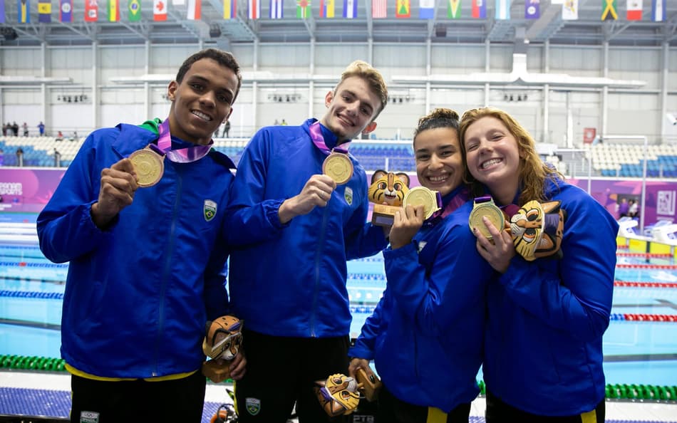 Natação garantiu dez medalhas nesta terça (12)