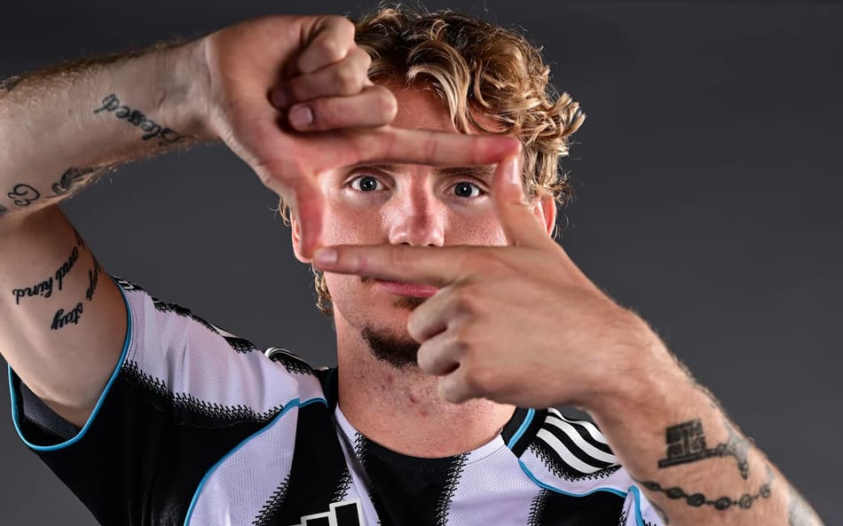Nick Woltemade é o novo atacante do Newcastle (Foto: Divulgação/ Newcastle)