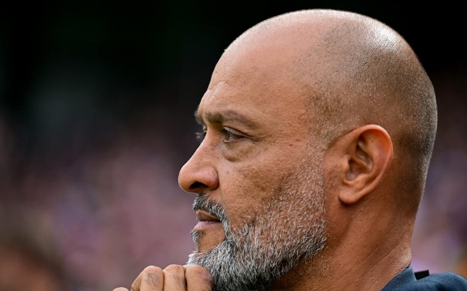 Ex-Corinthians vira alvo de polêmica entre técnico e dono de clube da Premier League