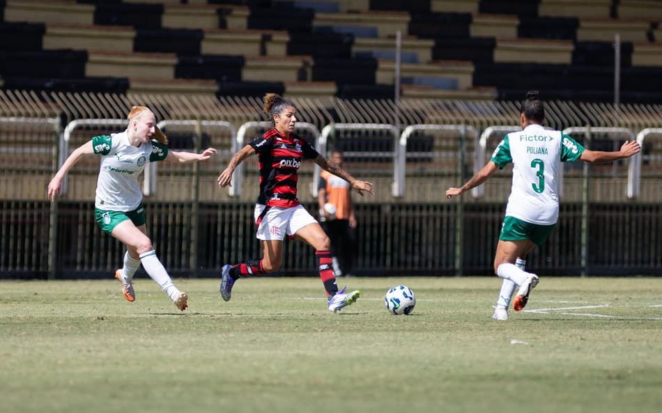 Cristiane, do Flamengo, durante duelo contra o Palmeiras. Equipes se reecontram neste domingo (17). (Foto: Mariana Sá/Flamengo)