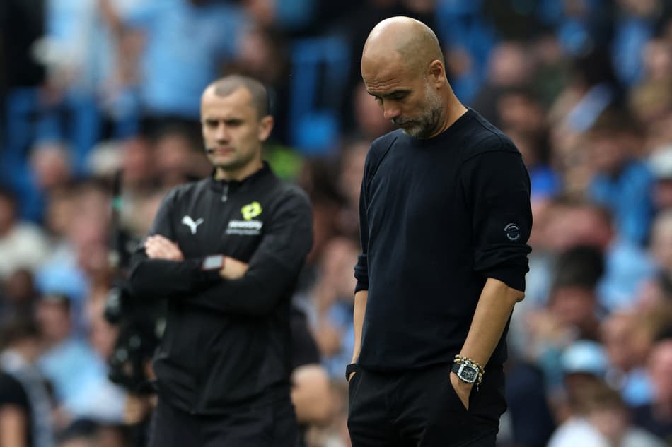 Pep Guardiola lamenta derrota do Manchester City para o Tottenham na Premier League (Foto: Darren Staples / AFP)
