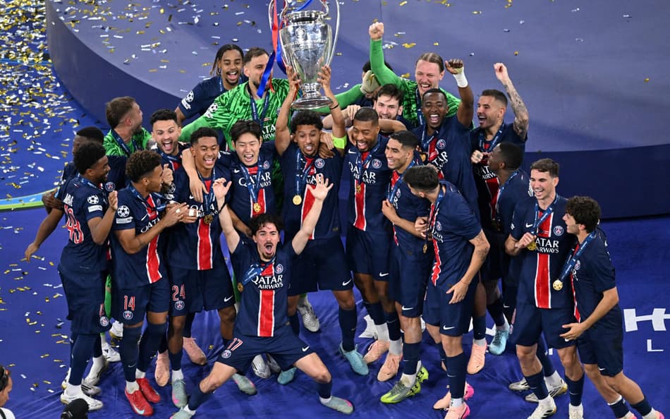 Jogadores do PSG comemoram título da Champions League
